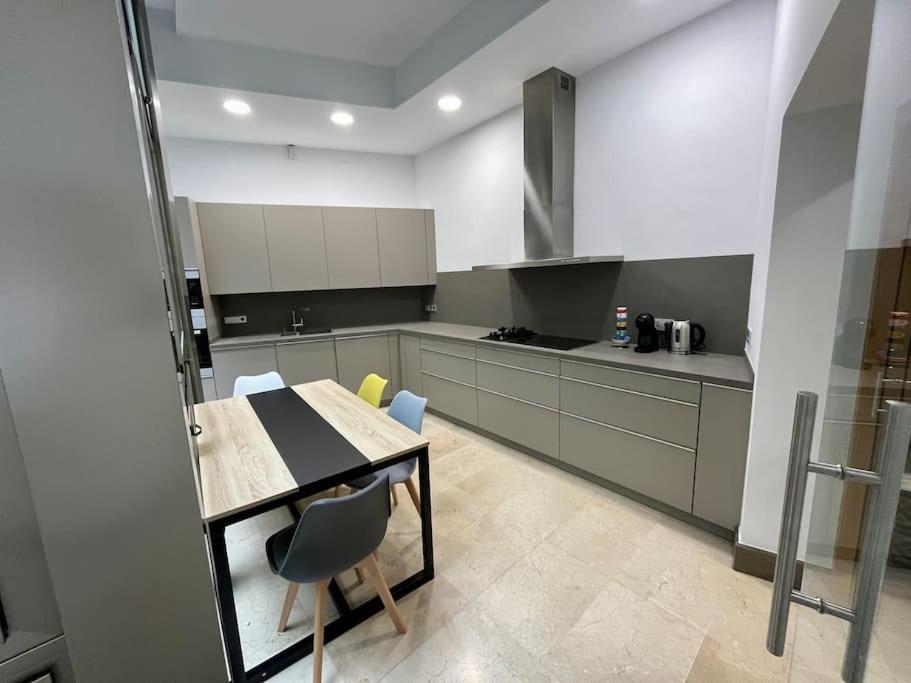 Fdez Amazing House By Cathedral And Giralda With Private Pool Villa Sevilla Bagian luar foto